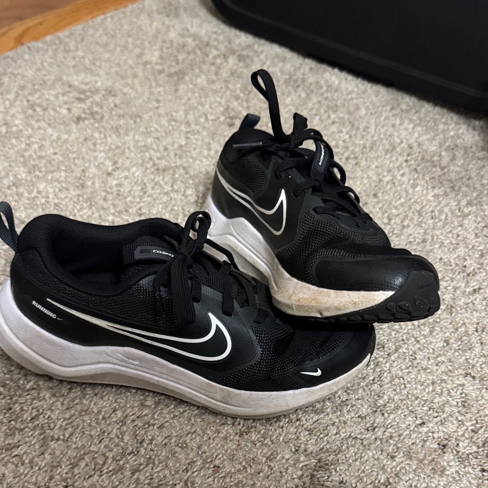 Nike Black and White Athletic Shoes